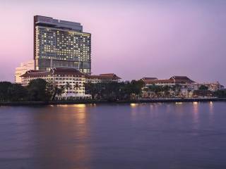AVANI Riverside Bangkok Hotel